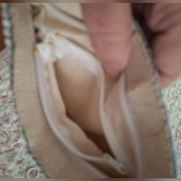 Chic  Vintage White Metal Mesh Pattern Purse - Picture 2 of 16